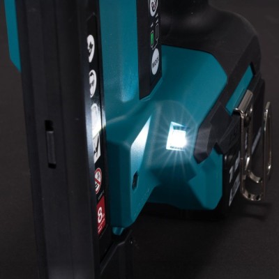 Akumuliatorinis siaurų kabių kabiakalis MAKITA DST630ZJ